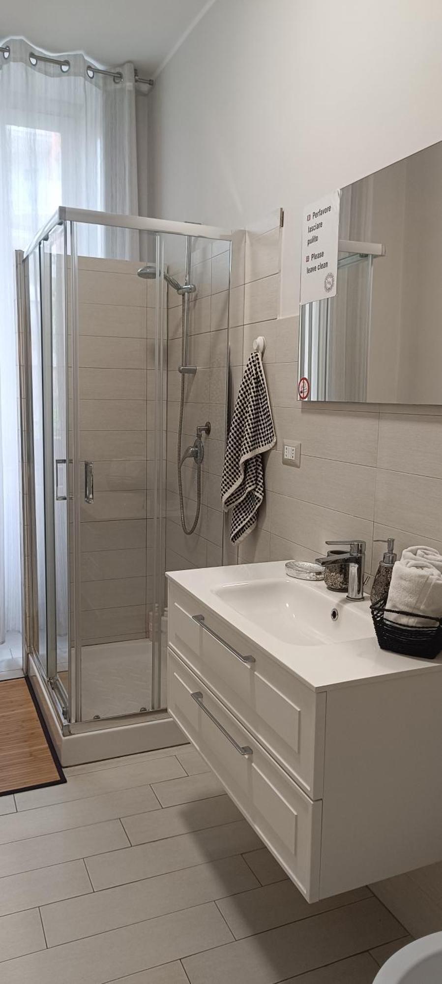 Shr-Sicily Holiday Rooms คาตาเนีย ภายนอก รูปภาพ